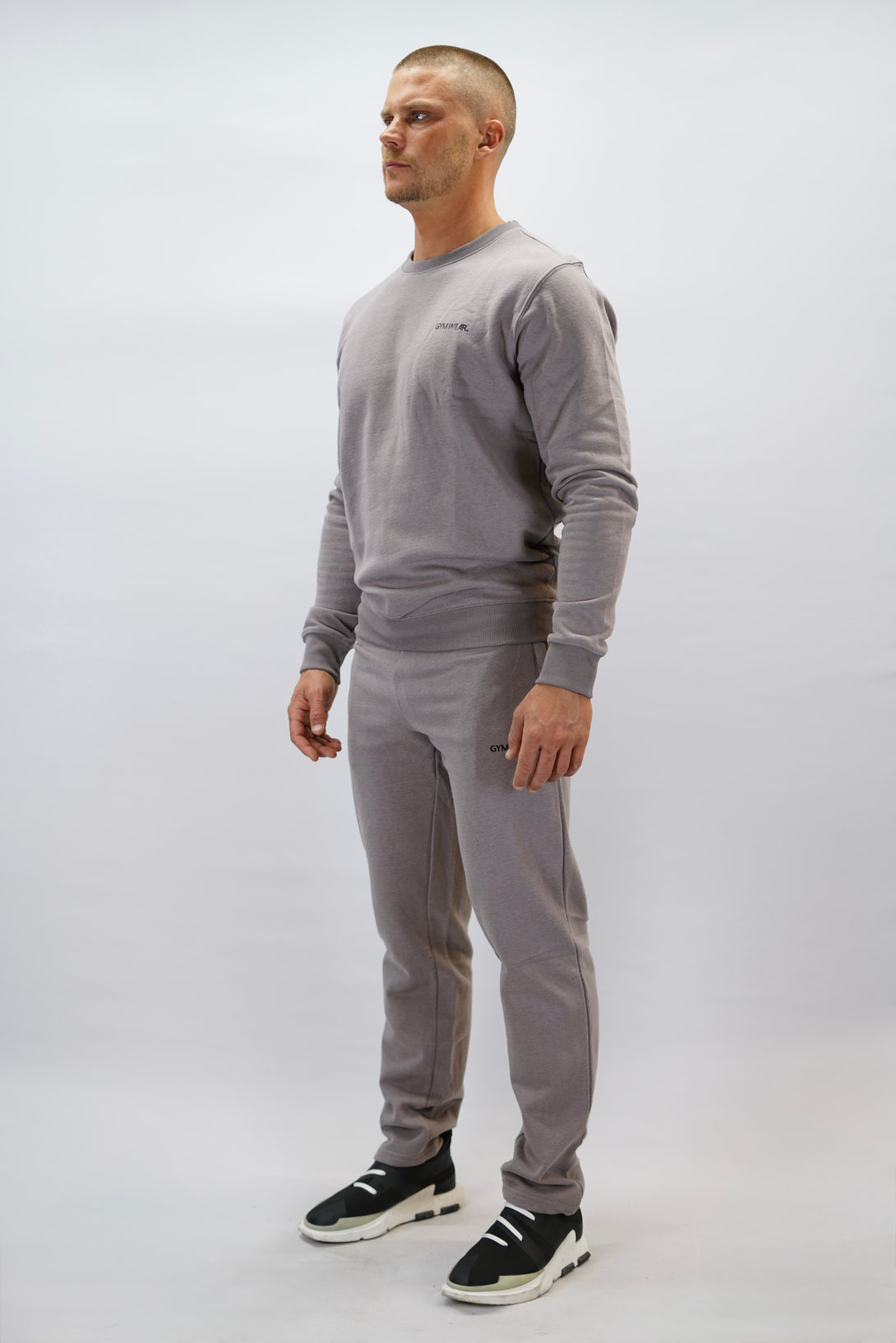 Träningsbyxor för herr i borstad bomull zink med Gymwear logga på vänster lår nedanför fickan, dragsko och elastisk midja